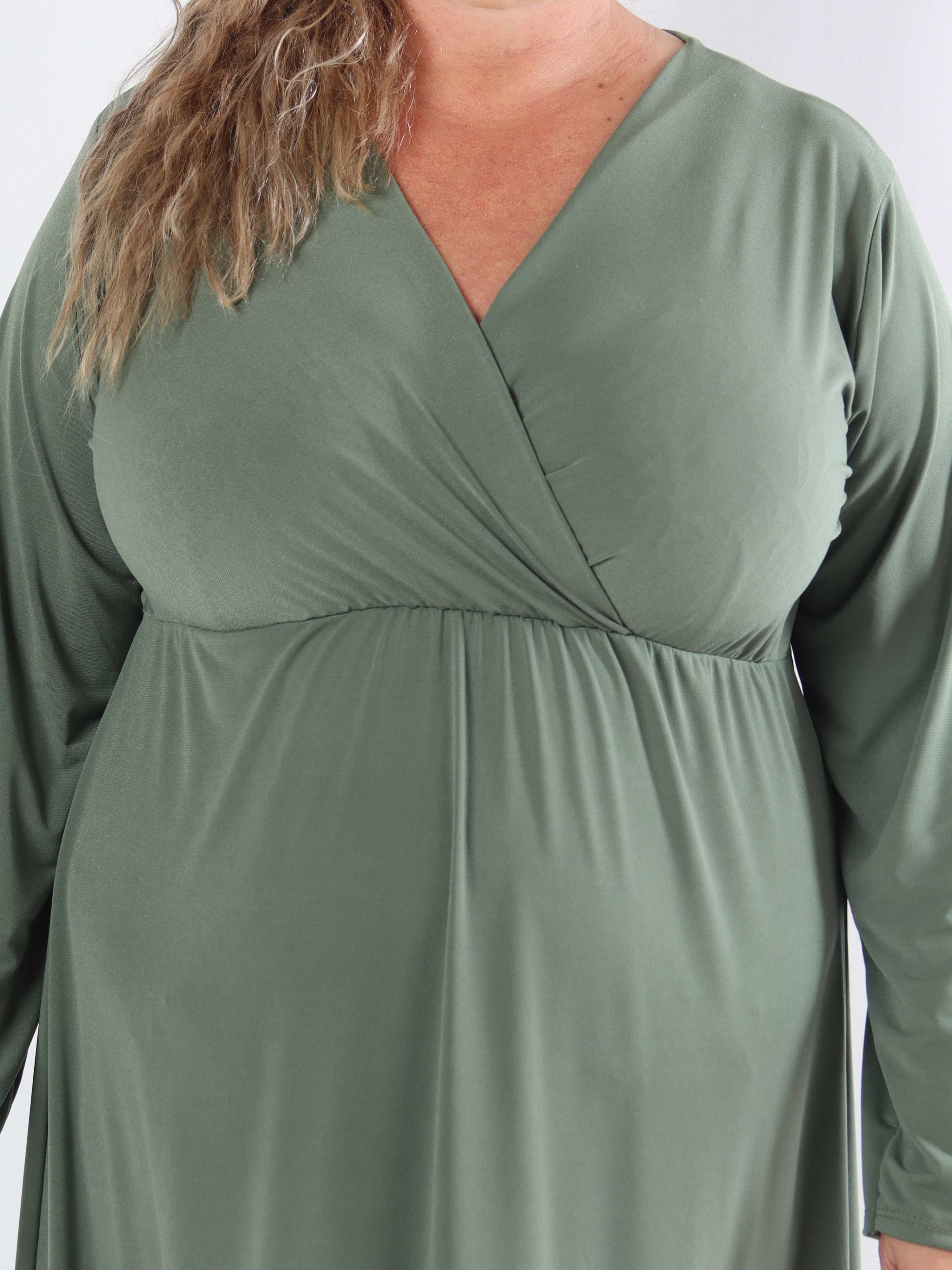 Nelly Plain - Elastisk plus size ensfarvet kjole i viskose